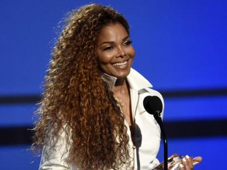 Janet-Jackson-reschedules-concert-due-to-surgery-on-HWN-ENTERTAINMENT